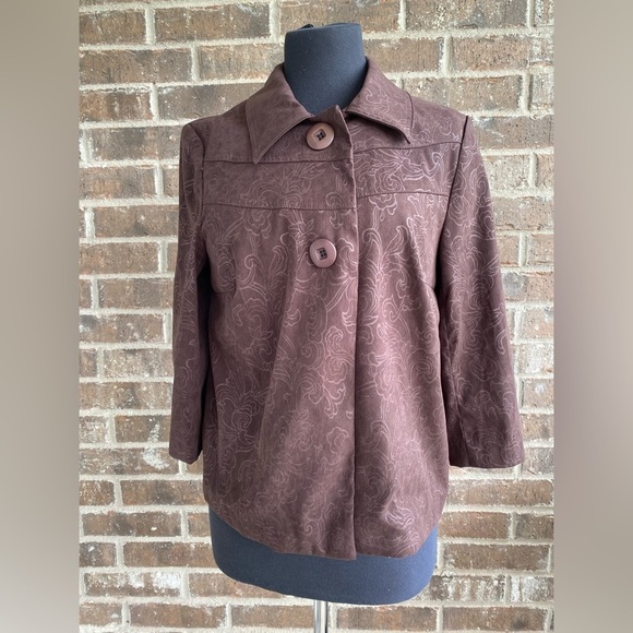 Requirements dark brown two button coat- Size M - Picture 1 of 5